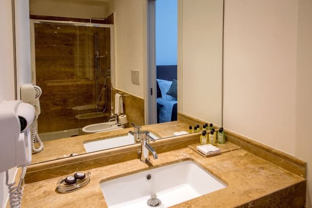 Suite, Balcony