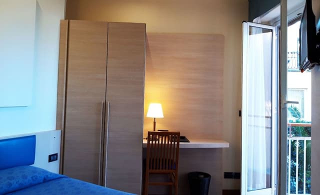 Single Room, Balcony
