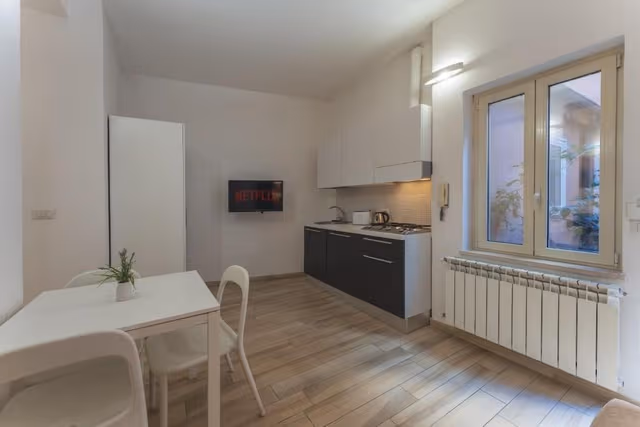 Deluxe Studio (A)