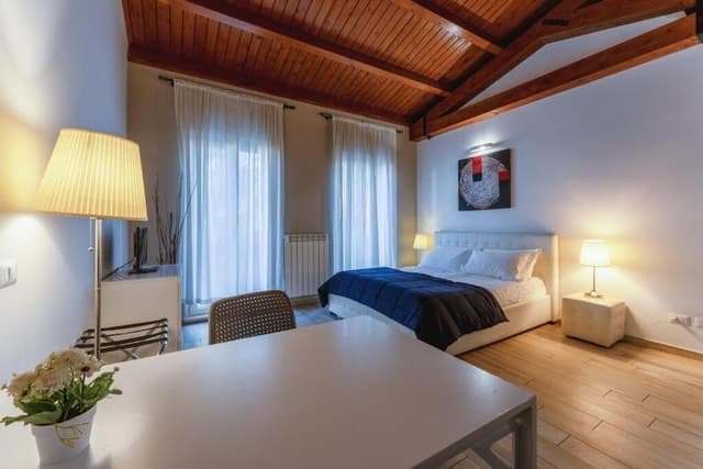 Family Studio (F)