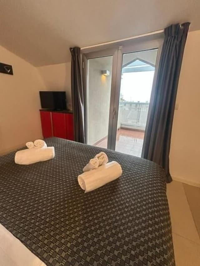 Basic Apartment, Balcony