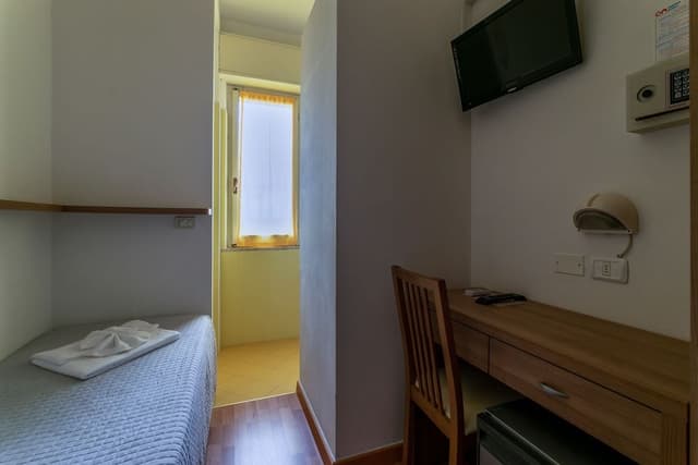Economy Single Room