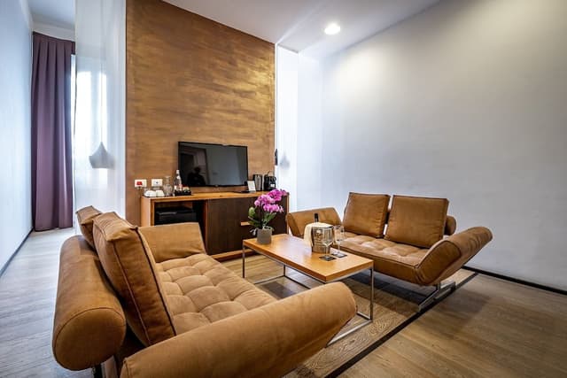 Suite, River View