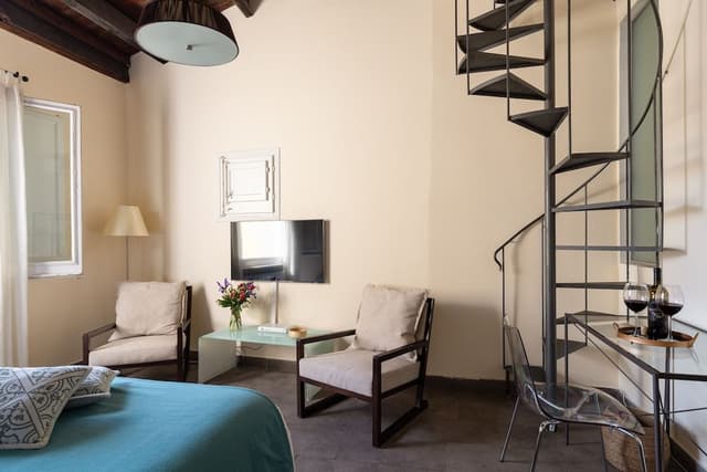 Suite, Balcony