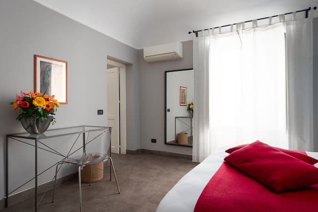 Suite, Balcony