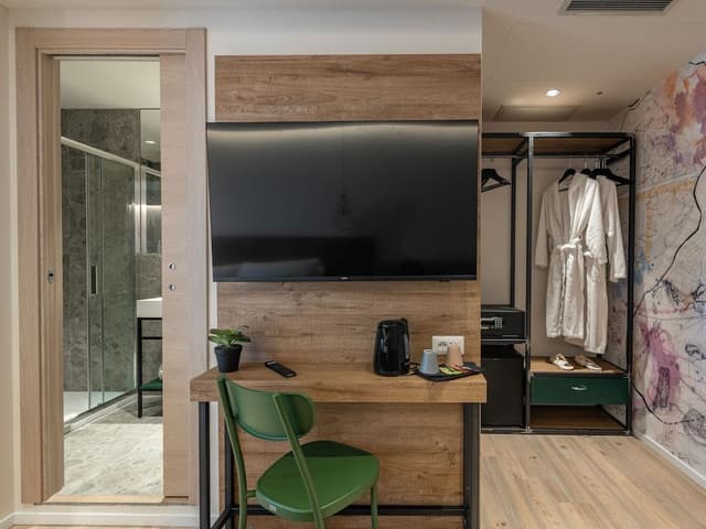 Junior Studio Suite