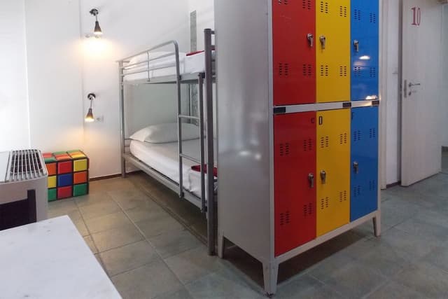 Shared Dormitory, Men only (6-bed)