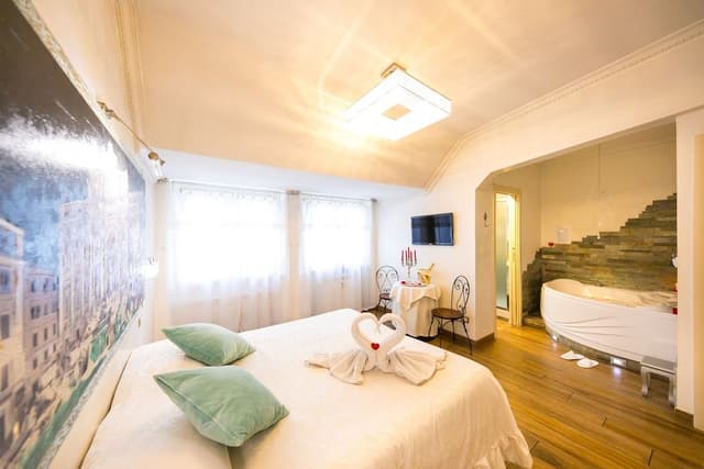 Economy Suite, Annex Building (3 people)