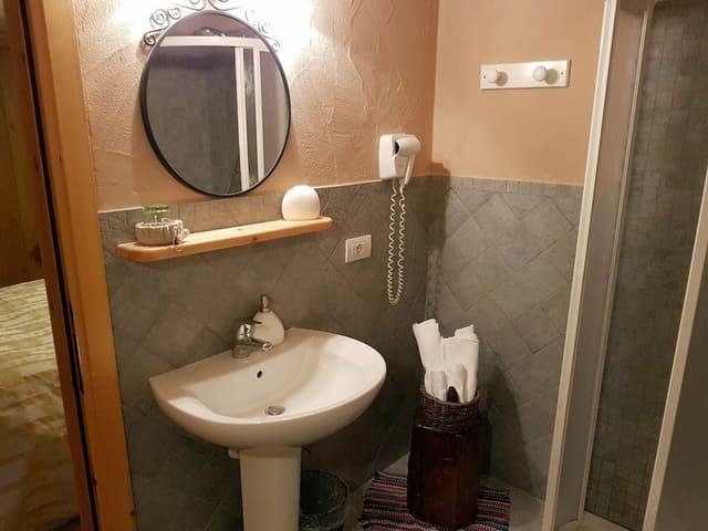 Double Room (Papillon)