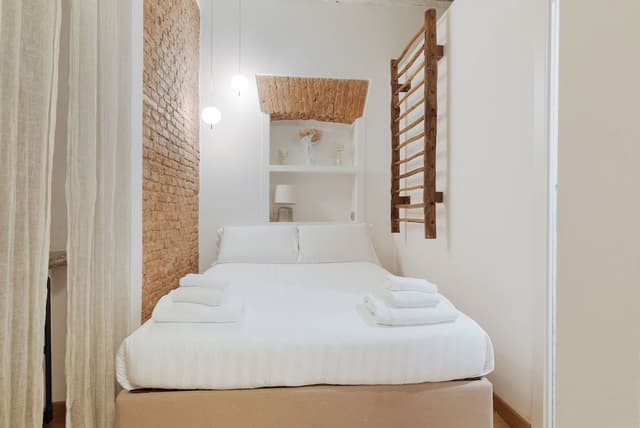 Studio Apartment, Via San Carpoforo 4