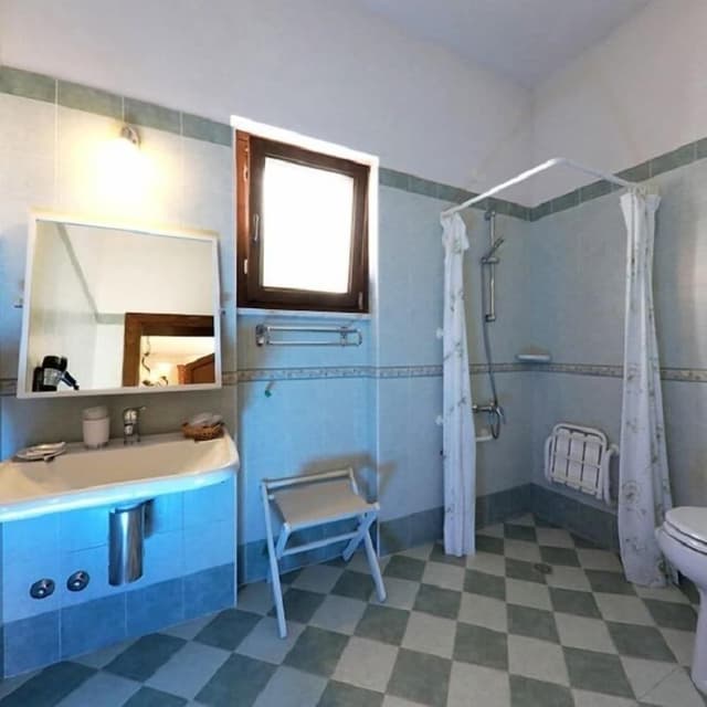 Quadruple Room, Accessible (Melograno)