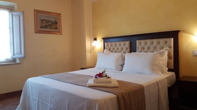 Double Room, 1 King Bed, Non Smoking, Garden View