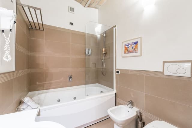Deluxe Triple Room, 1 Bedroom, Private Bathroom