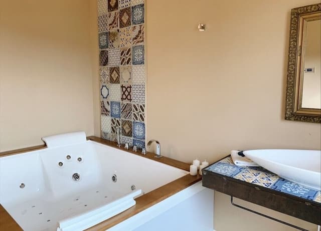 Deluxe Suite, Hot Tub, Mountain View