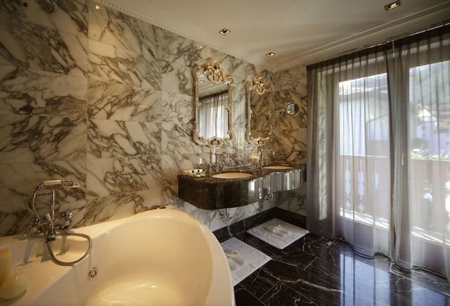 Luxury Suite