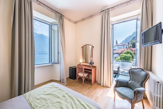 Deluxe Room, 1 Queen Bed, Terrace, Lakeside