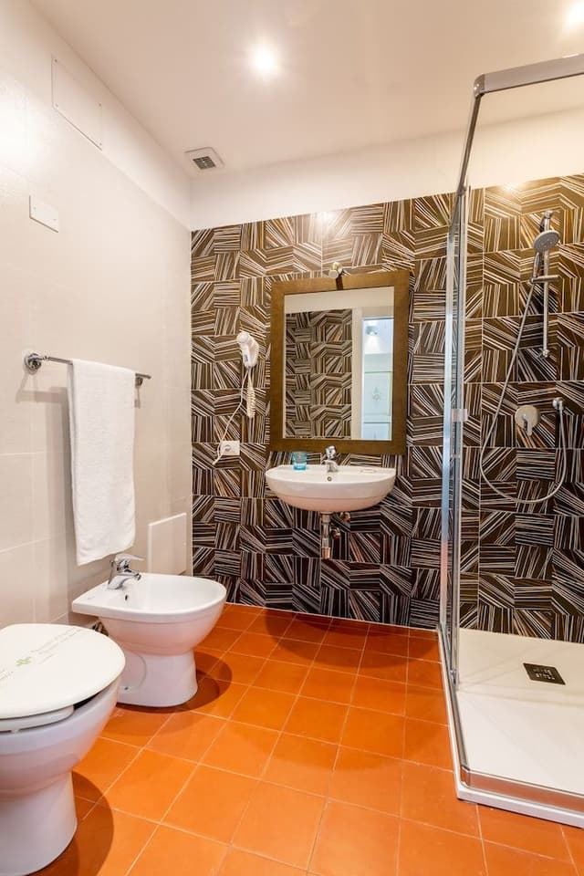 Comfort Double Room, 1 Bedroom, Refrigerator & Microwave, City View
