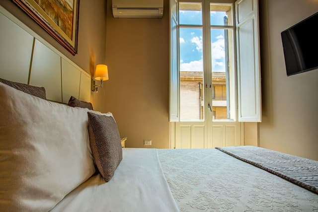 Comfort Double Room, 1 Bedroom, Refrigerator & Microwave, City View