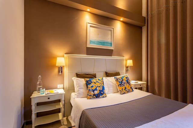 Comfort Double Room, 1 Bedroom, Refrigerator & Microwave, City View