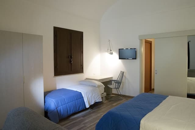 Single Room, Private Bathroom