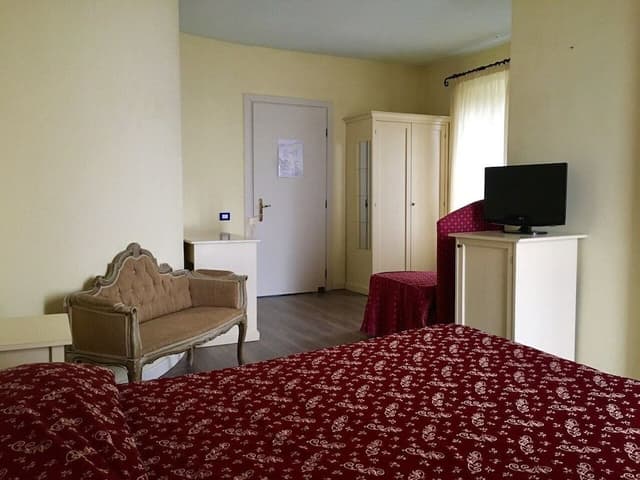 Superior Room, Lake View