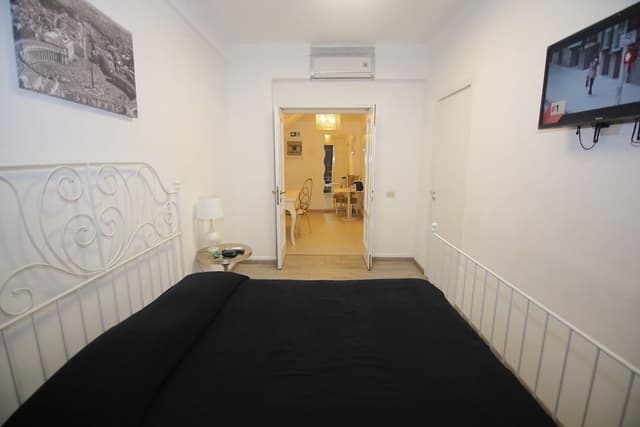 Basic Double Room, 1 Queen Bed