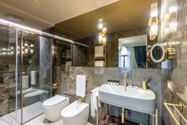 Deluxe Double Room, Canal View