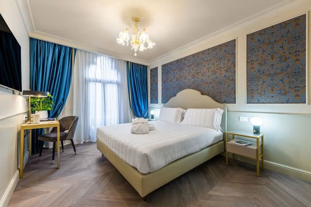 Deluxe Double Room, Canal View