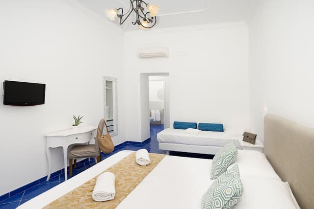 Classic Triple Room, Sea View