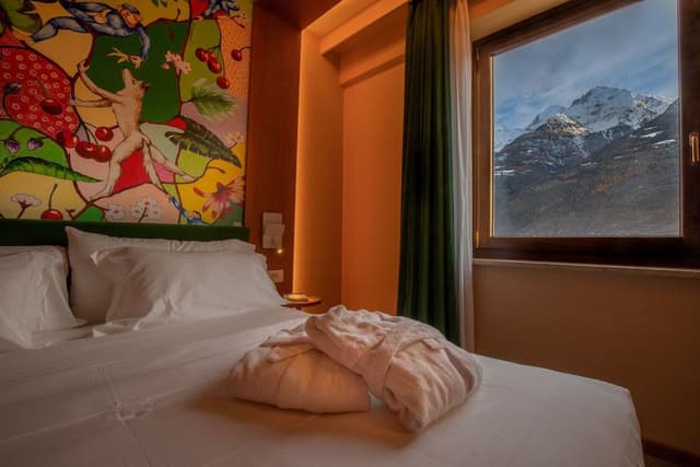Double or Twin Room, Mountain View (View)