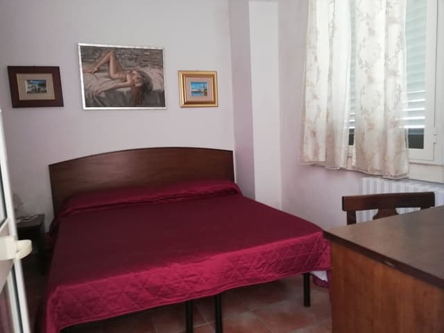 Economy Room