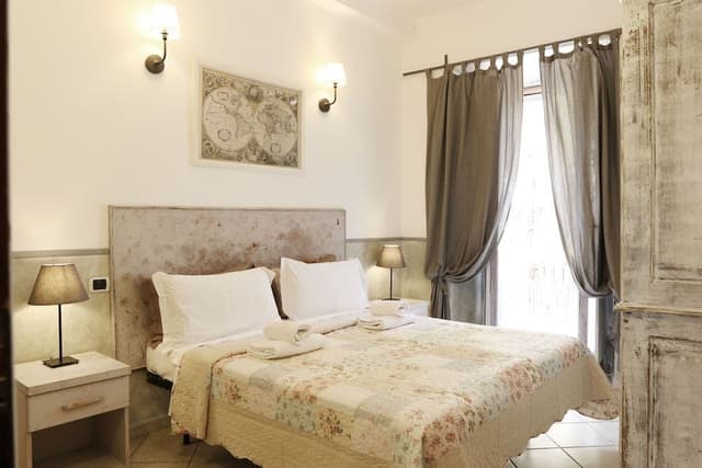 Camera con letto matrimoniale o 2 letti singoli, con balcone, fumatori