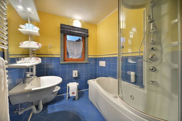 Superior Room, Jetted Tub, Mountain View