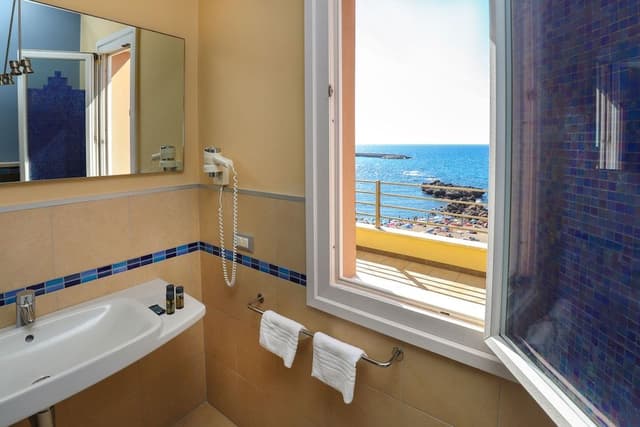 Junior Suite, Jetted Tub, Sea View
