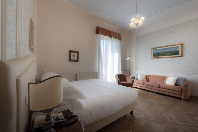 Deluxe Double Room (Sofa bed)