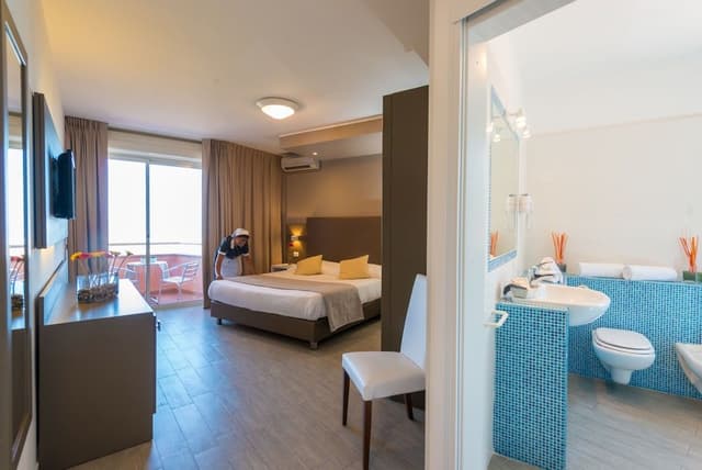 Superior Double Room, Balcony, City View (city view)