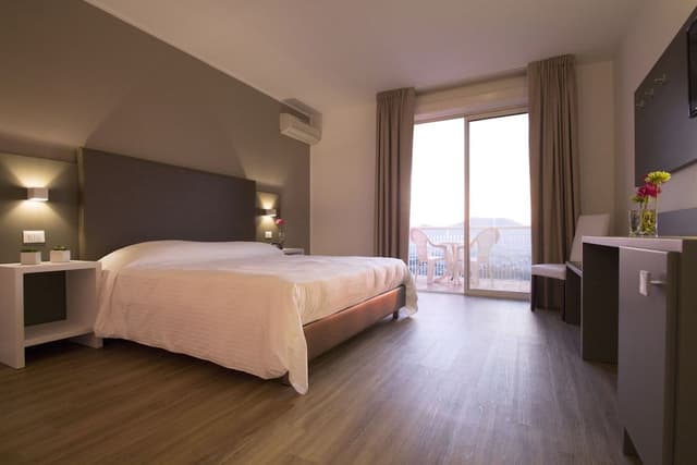 Superior Double Room, Balcony, City View (city view)