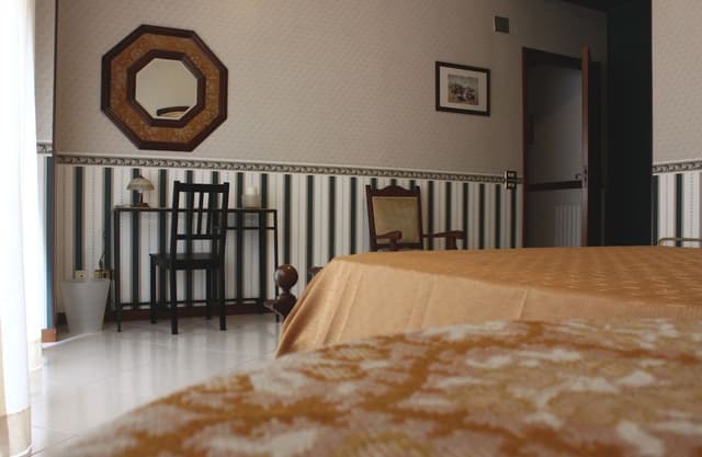 Double Room, Non Smoking, Ensuite