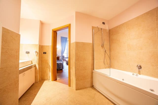Suite (K4)