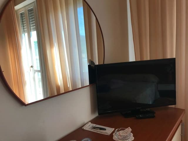 Quadruple Room, Hill View