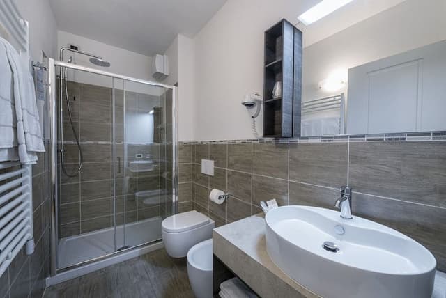 Superior Room, Lake View