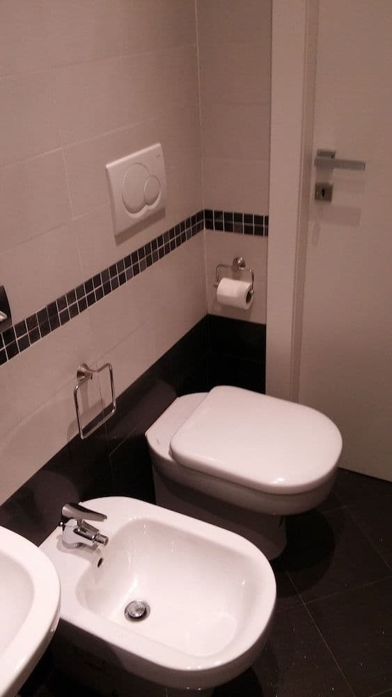 Single Room, Private Bathroom