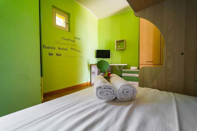 Classic Twin Room, Shared Bathroom, Mountain View (Camera Letti A Castello)