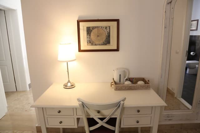 Deluxe Double Room (White)