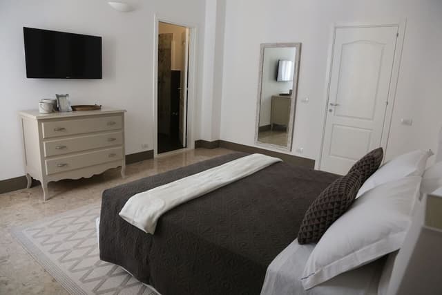 Deluxe Double Room (Dove-Grey)