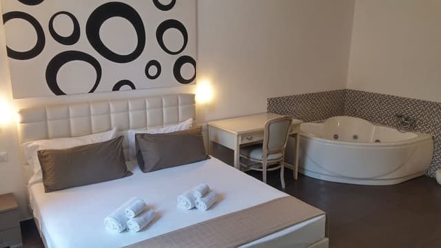 Suite, 1 Queen Bed