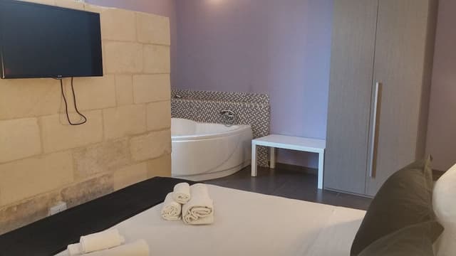Suite, 1 Queen Bed