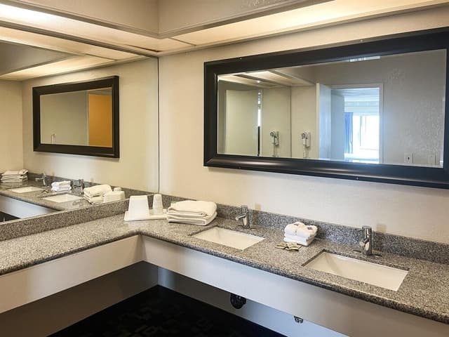 Deluxe Suite, 2 Queen Beds, Non Smoking, Refrigerator & Microwave