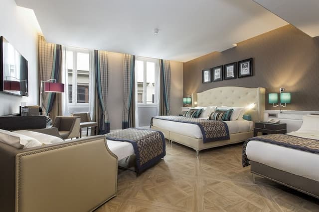 Suite, 1 Bedroom (Living Room)