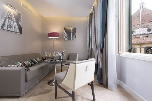 Suite, 1 Bedroom (Living Room)